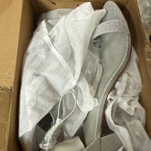 Brand New Women's Silver Glitter Sandals Size 10